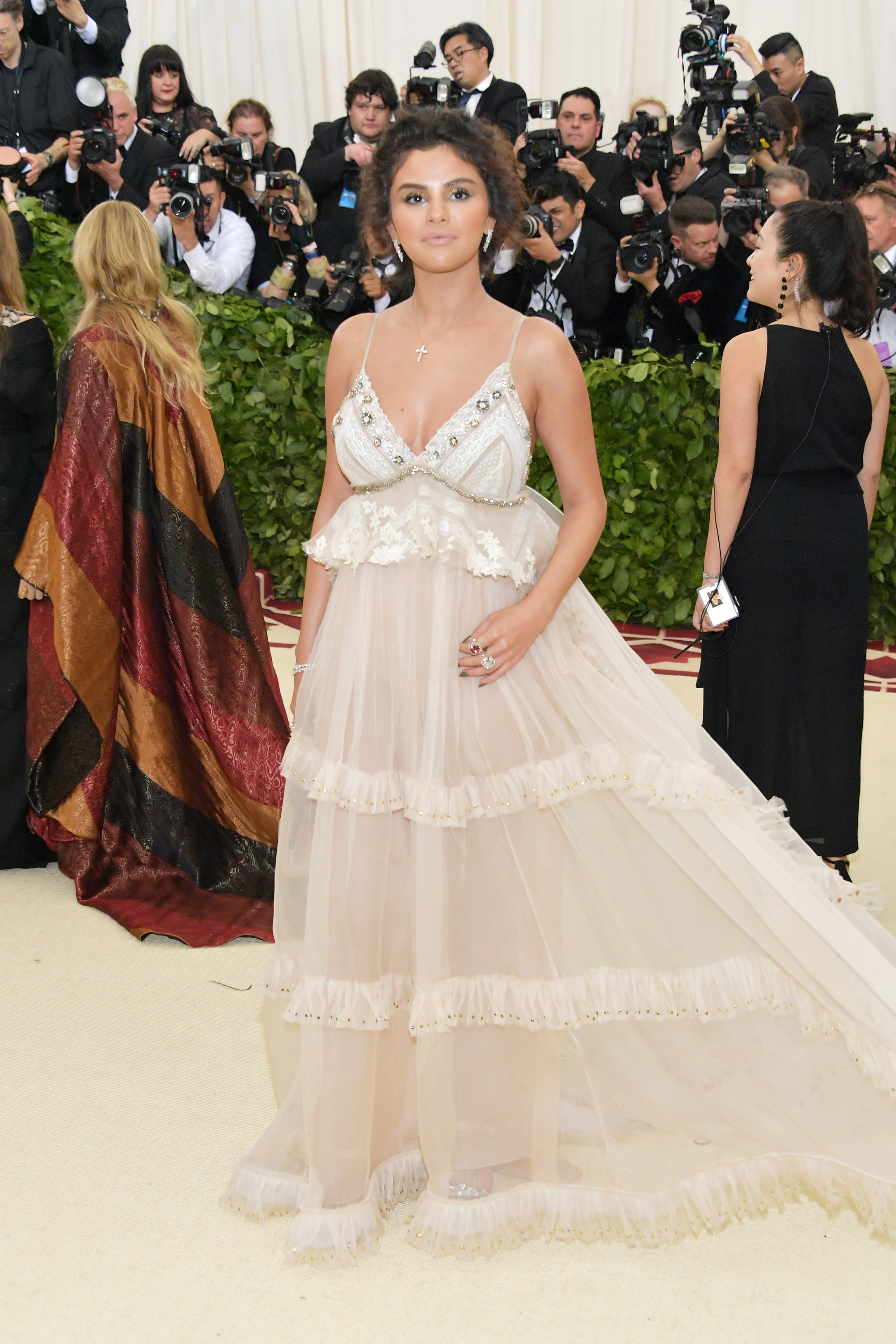 NEW YORK, NY - MAY 07: Selena Gomez attends the Heavenly Bodies: Fashion & The Catholic Imagination Costume Institute Gala at The Metropolitan Museum of Art on May 7, 2018 in New York City. (Photo by Neilson Barnard/Getty Images)