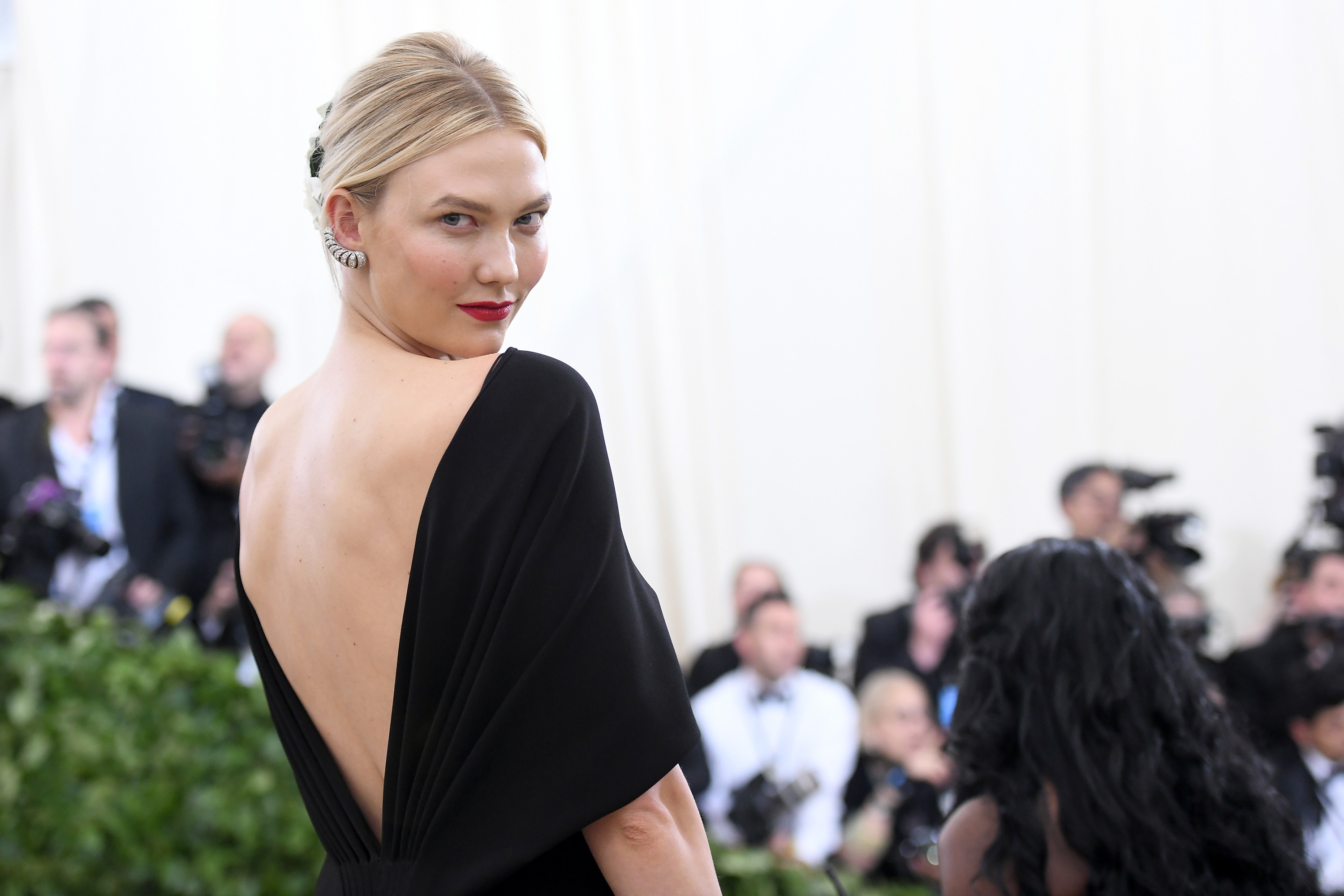 NEW YORK, NY - MAY 07:  Model Karlie Kloss attends the Heavenly Bodies: Fashion & The Catholic Imagination Costume Institute Gala at The Metropolitan Museum of Art on May 7, 2018 in New York City.  (Photo by Noam Galai/Getty Images for New York Magazine)