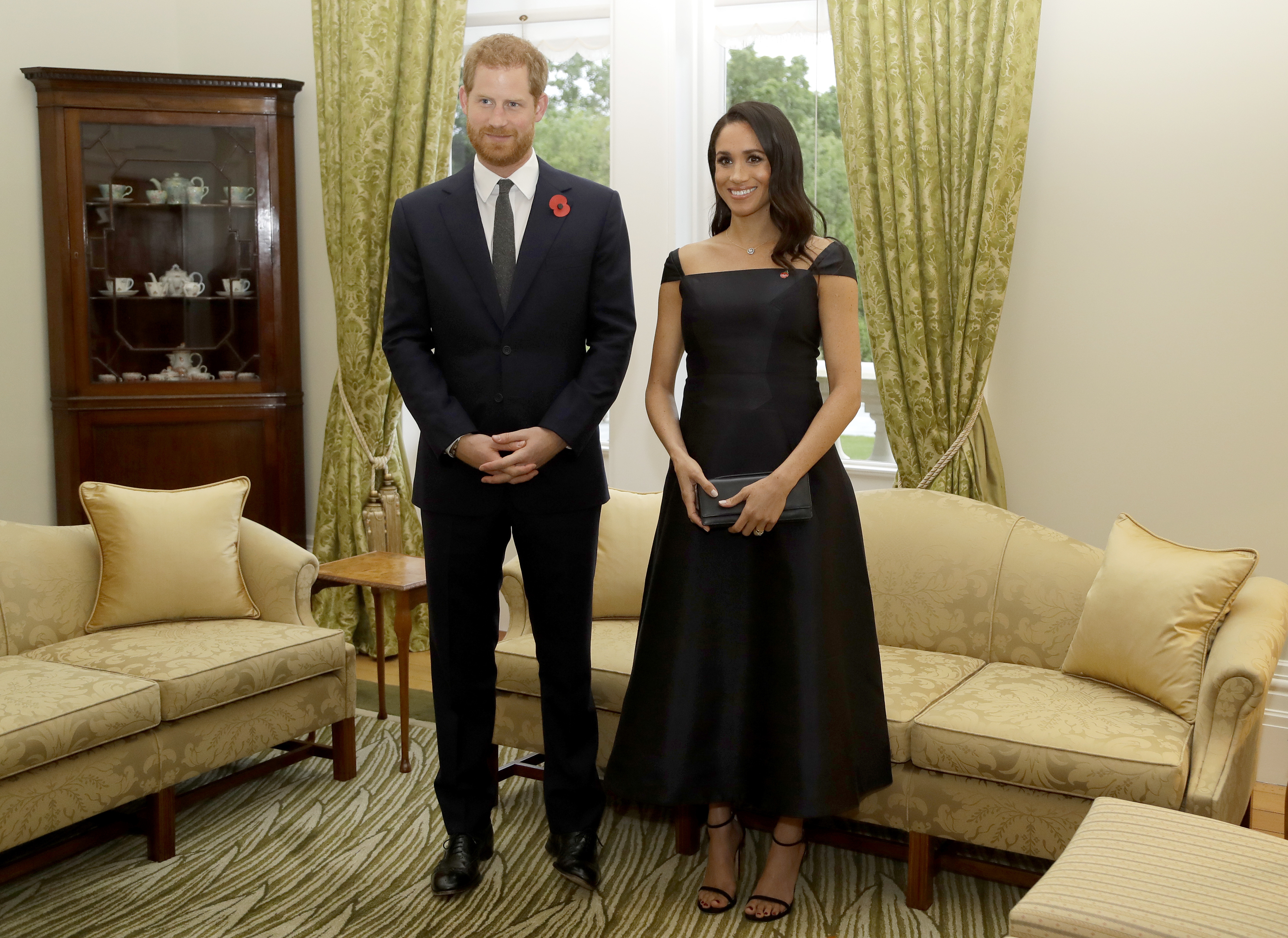 WELLINGTON, NEW ZEALAND - OCTOBER 28: Prince Harry, Duke of Sussex and Meghan, Duchess of Sussex wait to meet New Zealand Prime Minister Jacinda Ardern, at Government House on October 28, 2018 in Wellington, New Zealand. The Duke and Duchess of Sussex are on their official 16-day Autumn tour visiting cities in Australia, Fiji, Tonga and New Zealand. (Photo by Kirsty Wigglesworth - Pool /Getty Images)
