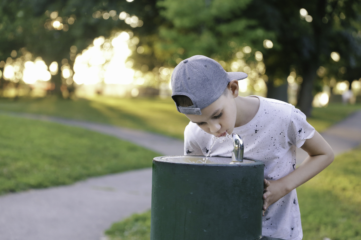 Drinking public. Lil Drink Fountain. Drinking Fountain.